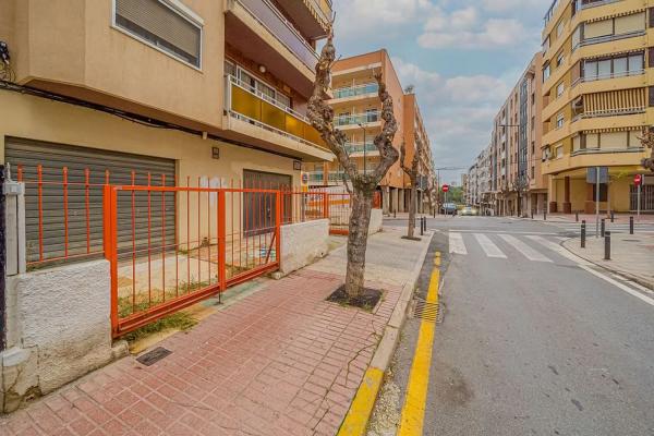 Piso en calle de la Virgen de la Almudena