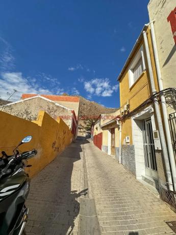 Casa independiente en calle Castillo