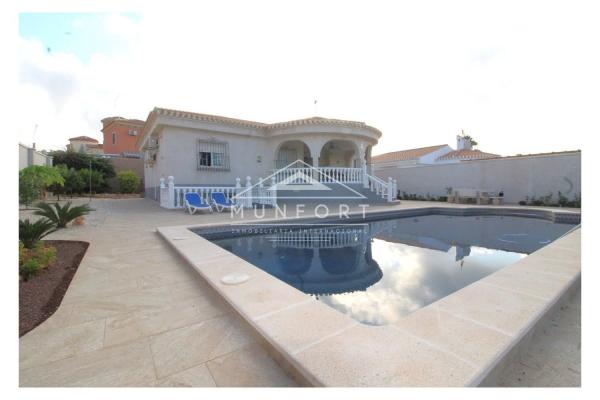 Chalet en Barrio Playa Flamenca