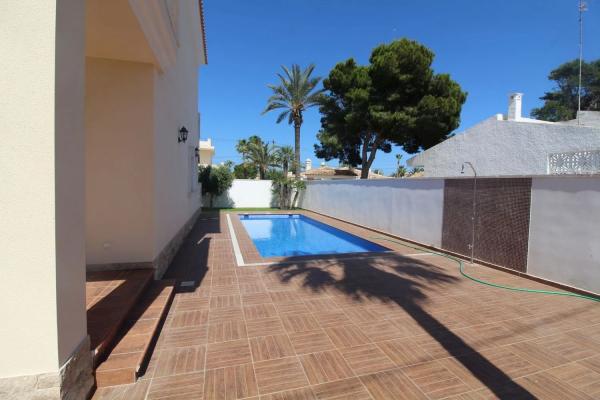 Chalet en Barrio Cabo Roig