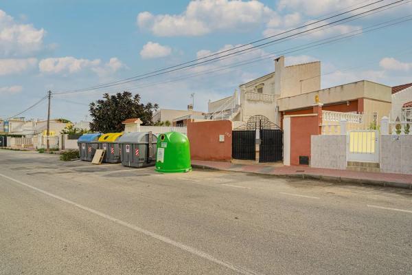 Chalet pareado en calle Antonio Ordóñez