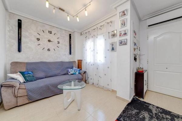 Chalet adosado en Urbanizacion Altos De La Bahia torreviejaa