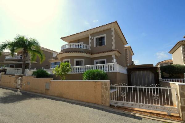 Chalet en Barrio Los Balcones - Los Altos del Edén