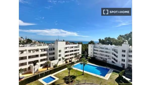 Apartamento de 2 dormitorios en alquiler en La Cala de Mijas, Málaga