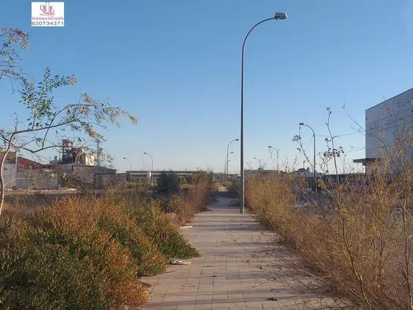 Terreno en Barrio Ciudad de Asís - Font-Calent - El Bacarot