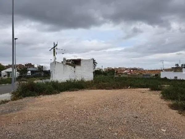 Terreno en calle Rojales