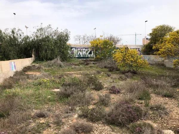 Terreno en calle Tabarca