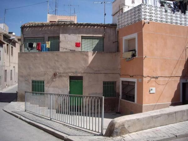 Chalet pareado en calle Telarete