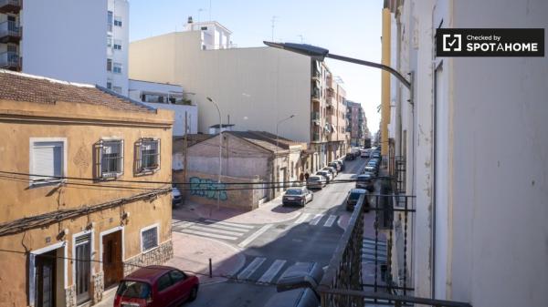 Estudio en alquiler en Burjassot, Valencia.