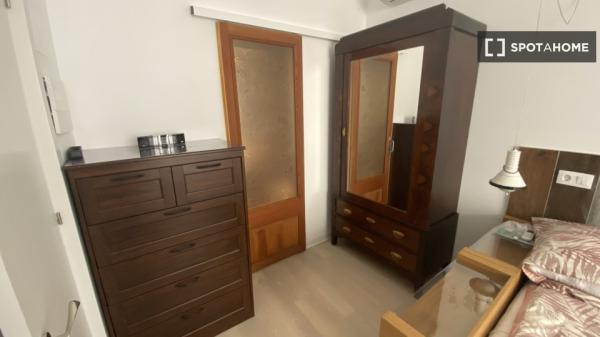 Room for rent in 3-bedroom house in Casco Antiguo, Inca